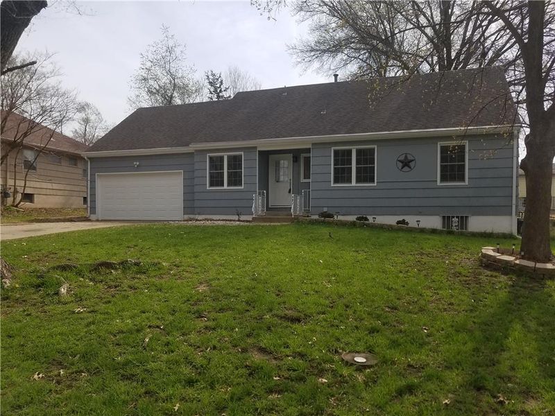 7909 Elm Ave, Raytown, MO 64138