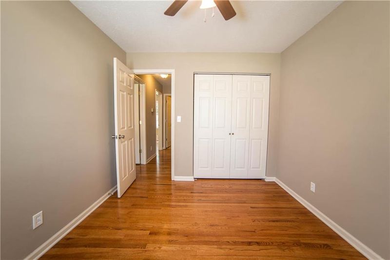 4419 NE 50th St, Kansas City, MO 64119