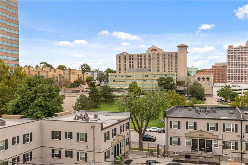 4727 Jarboe St #101, Kansas City, MO 64112