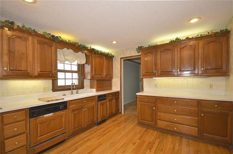 3512 NE 61st St, Gladstone, MO 64119