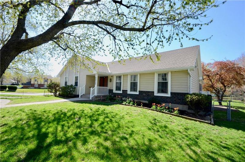 8935 E 88th Ter, Kansas City, MO 64138