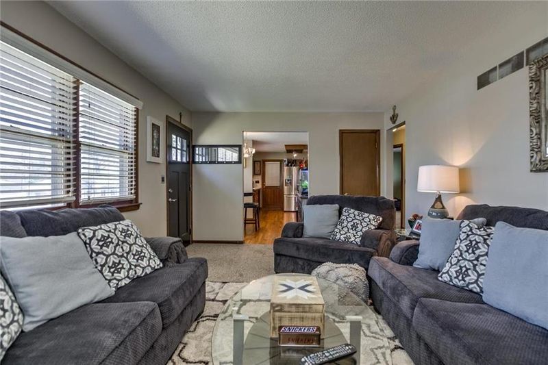 123 E 132nd Ter, Kansas City, MO 64145