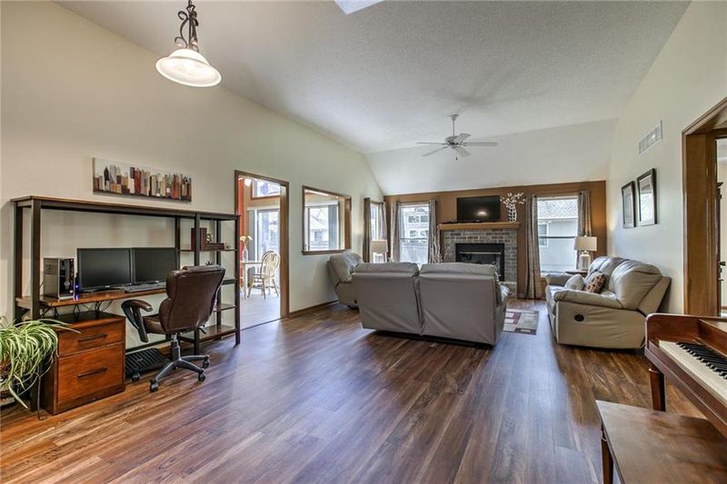 15448 Floyd St, Overland Park, KS 66223
