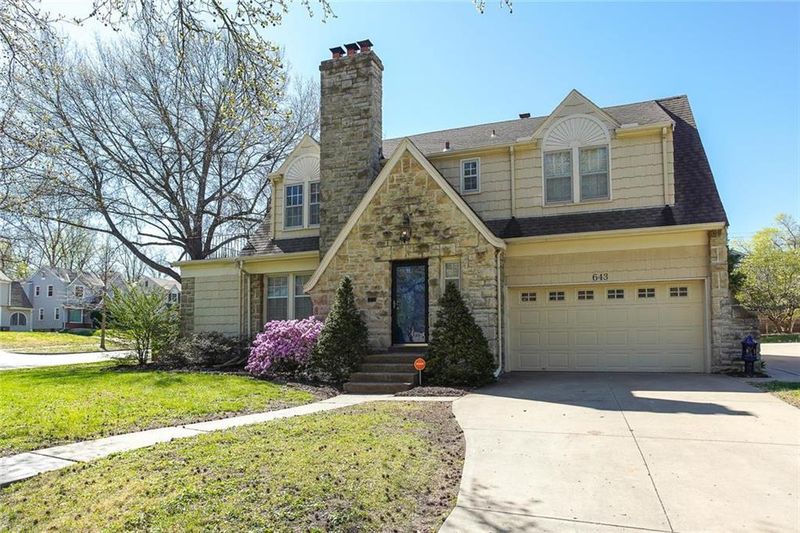 643 E 73rd Ter, Kansas City, MO 64114