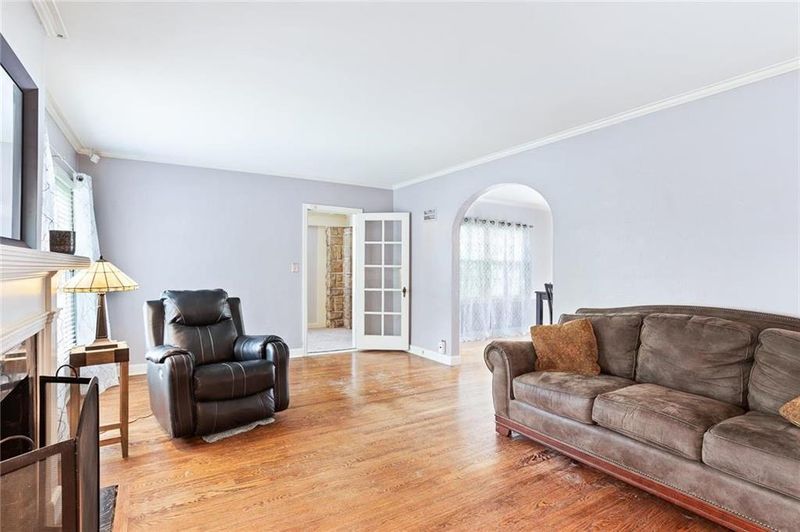 643 E 73rd Ter, Kansas City, MO 64114