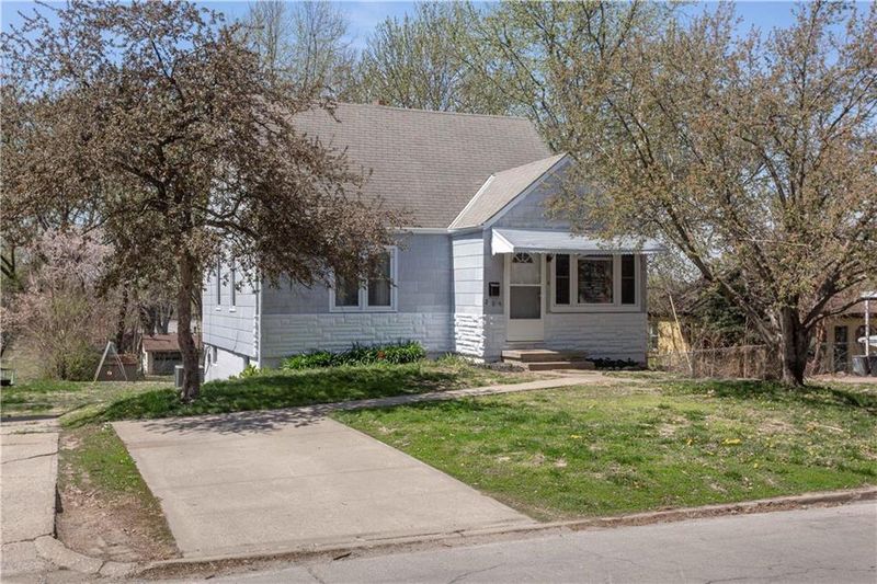 204 S 31st St, St Joseph, MO 64501