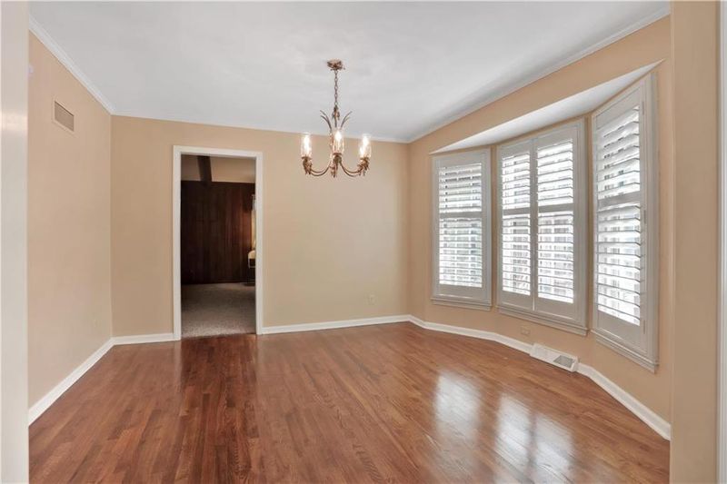 9211 Dearborn St, Overland Park, KS 66207