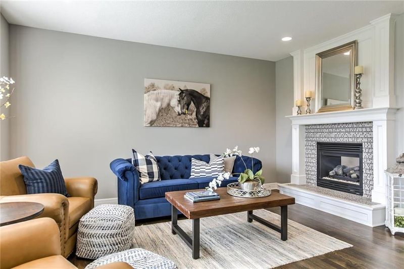11617 W 158th St, Overland Park, KS 66221