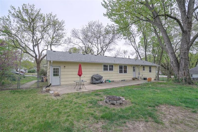 4004 E 112th St, Kansas City, MO 64137