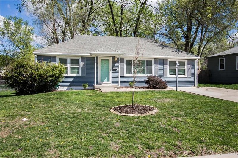 7610 W 66th St, Overland Park, KS 66202