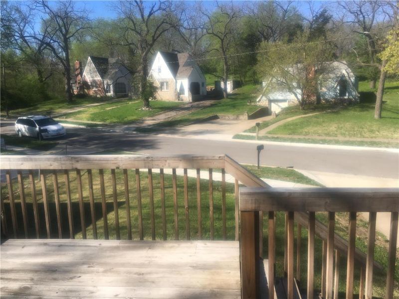 2243 E 77th Ter, Kansas City, MO 64132