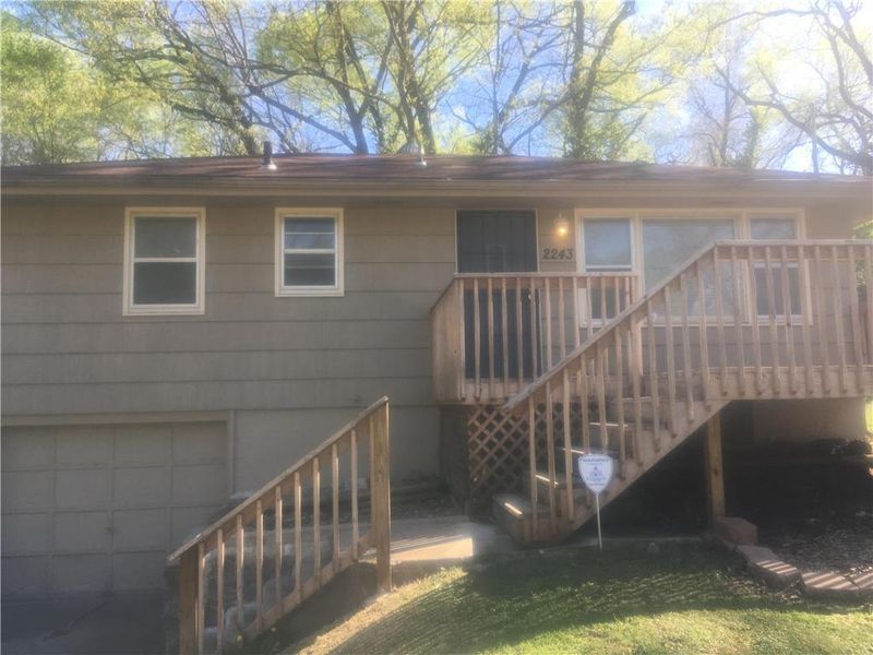 2243 E 77th Ter, Kansas City, MO 64132