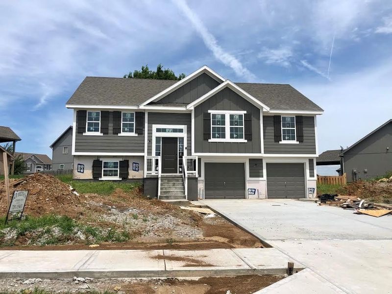 11611 N Farley Ave, Kansas City, MO 64157