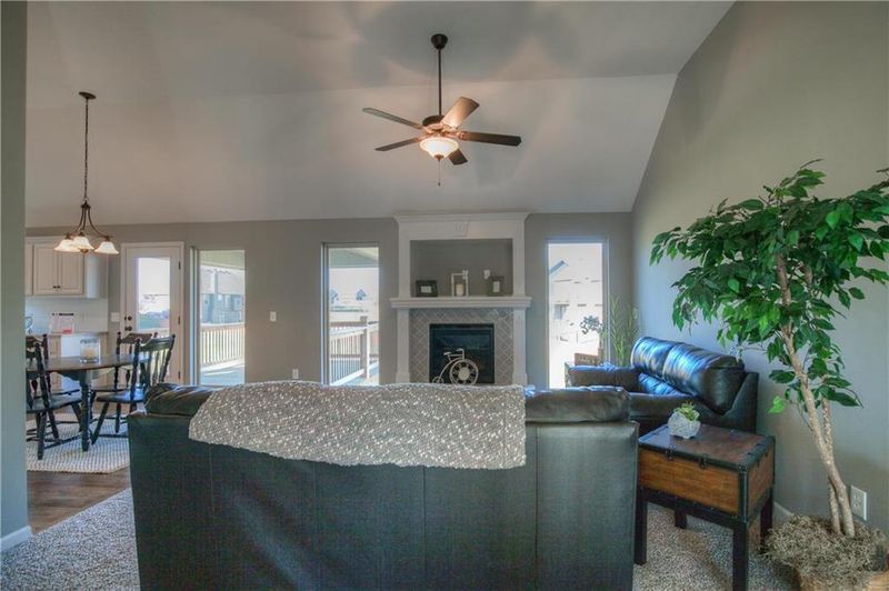 11611 N Farley Ave, Kansas City, MO 64157
