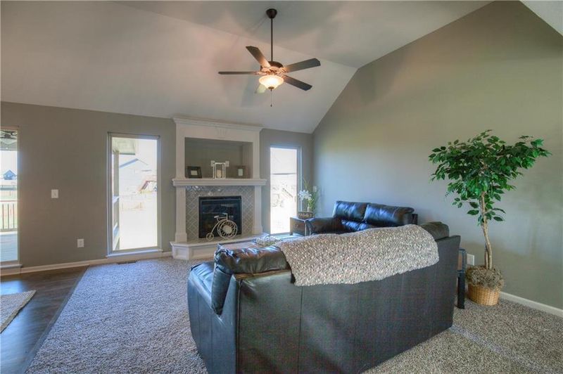 11611 N Farley Ave, Kansas City, MO 64157