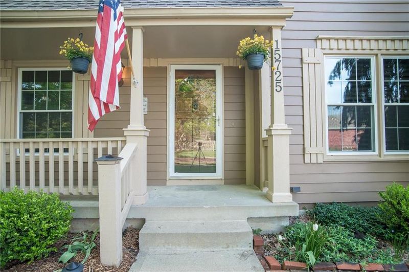 15725 Woodson St, Overland Park, KS 66223