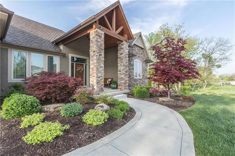 2731 W 162nd Ter, Overland Park, KS 66085