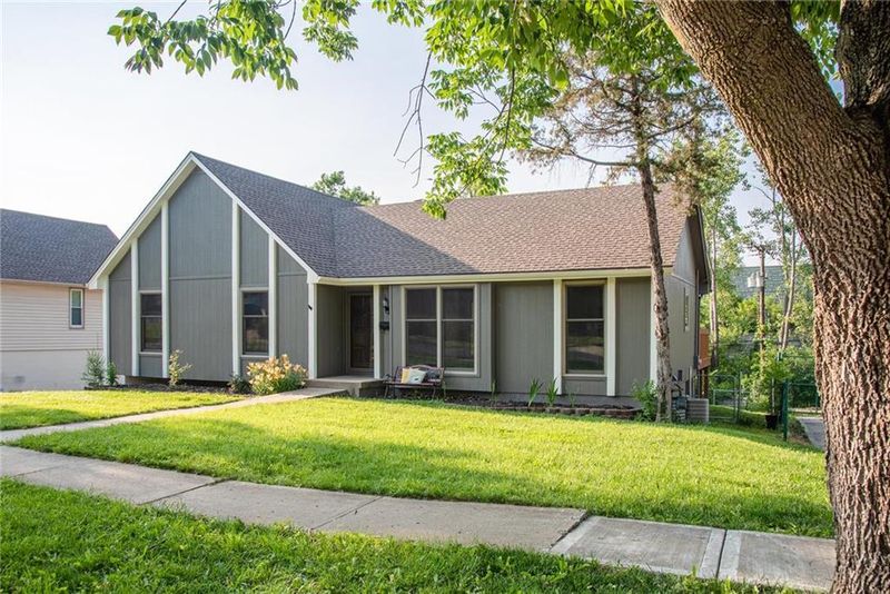 3226 E 104th St, Kansas City, MO 64137