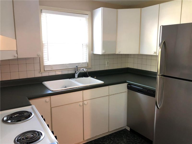 7588 Walnut St, Kansas City, MO 64114