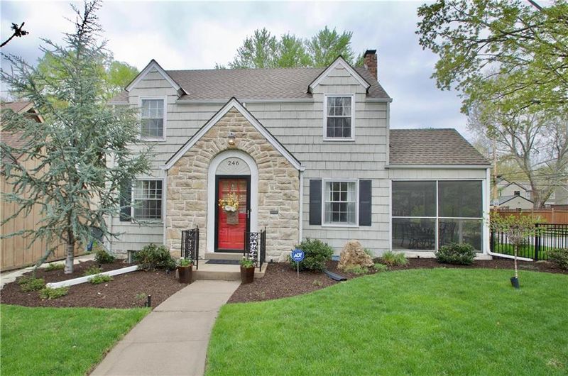 246 E 74th Ter, Kansas City, MO 64114