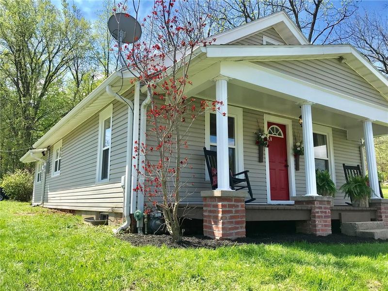 2316 Green Valley Rd, St Joseph, MO 64505