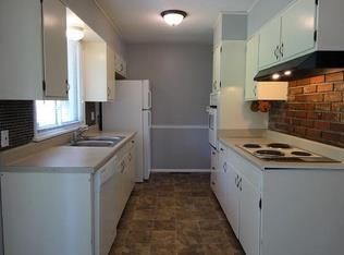 8108 E 92nd St, Kansas City, MO 64138