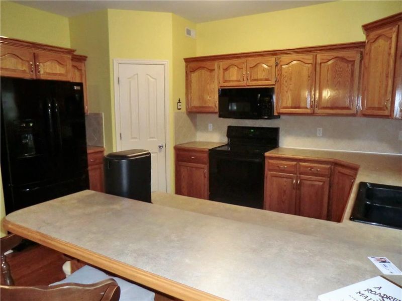8005 NE 113th St, Kansas City, MO 64157