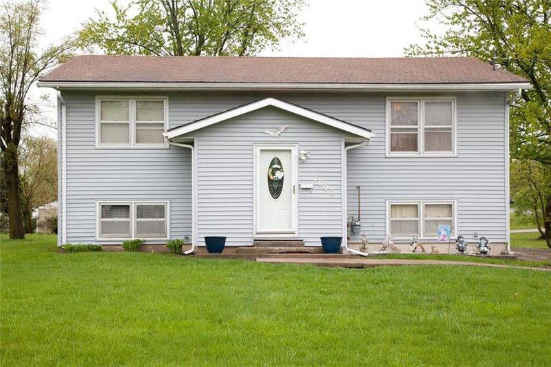 1003 W Cornhill St, Cameron, MO 64429