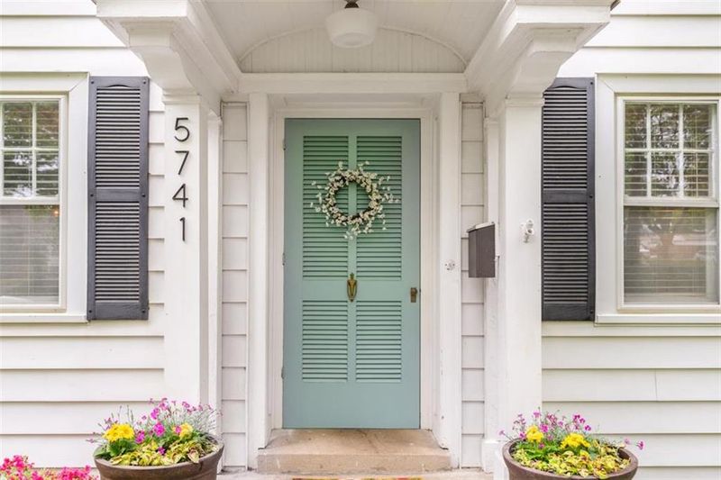 5741 Holmes St, Kansas City, MO 64110