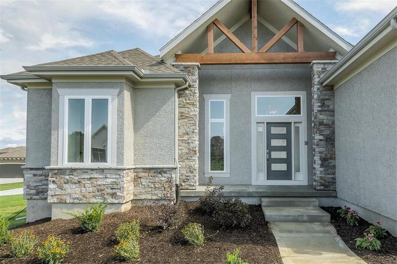 17057 Goddard St, Overland Park, KS 66221