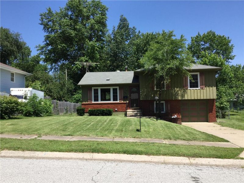 7904 E 89th St, Kansas City, MO 64138