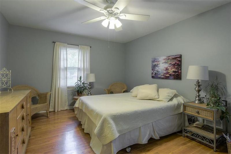 9636 Beverly Dr, Overland Park, KS 66207