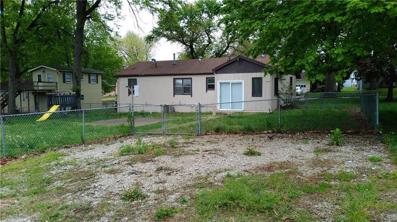 1307 Cheyenne St, Leavenworth, KS 66048