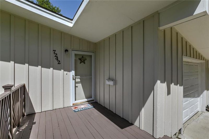 7242 Lowell Ave, Overland Park, KS 66204