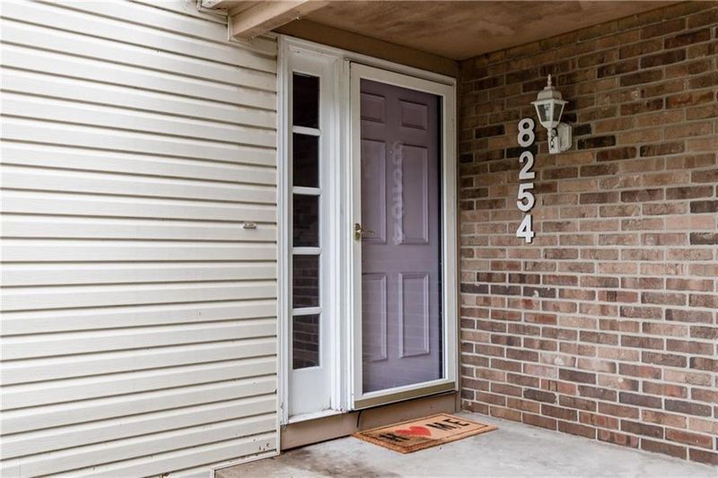 8254 NW Barrybrooke Dr, Kansas City, MO 64151