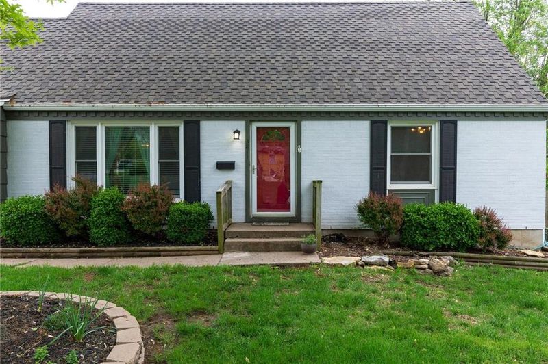 3811 E 107th Ter, Kansas City, MO 64137