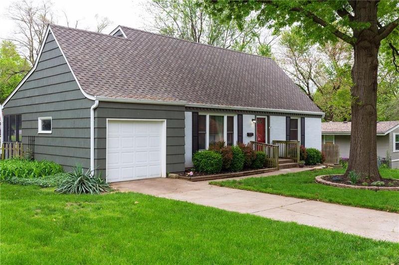 3811 E 107th Ter, Kansas City, MO 64137