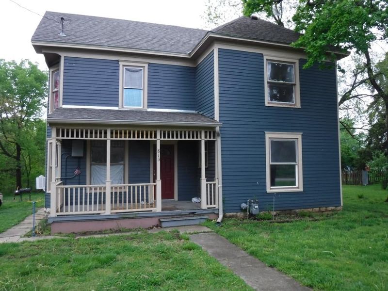813 Orange St, Baldwin City, KS 66006