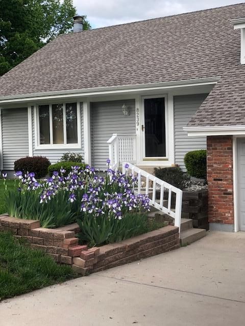 8239 NW Birch Ln, Kansas City, MO 64151