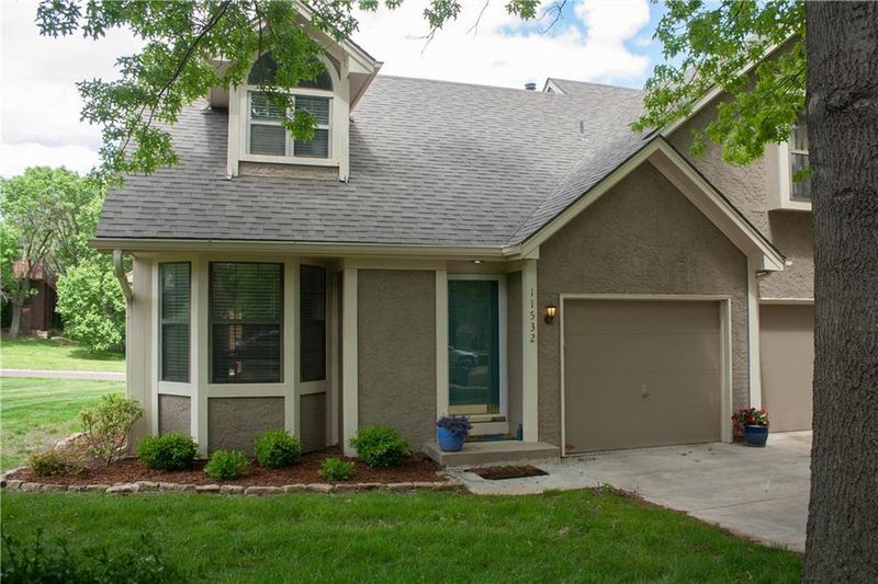 11532 W 113 St, Overland Park, KS 66210