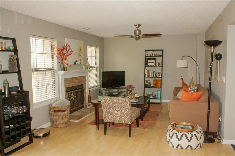 11532 W 113 St, Overland Park, KS 66210