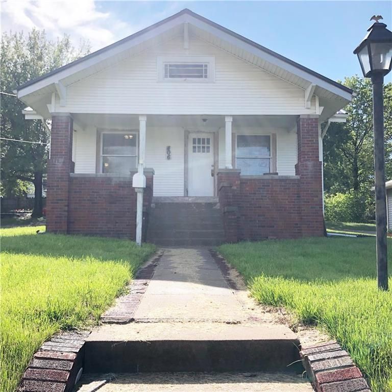 406 S Shaw St, Richmond, MO 64085