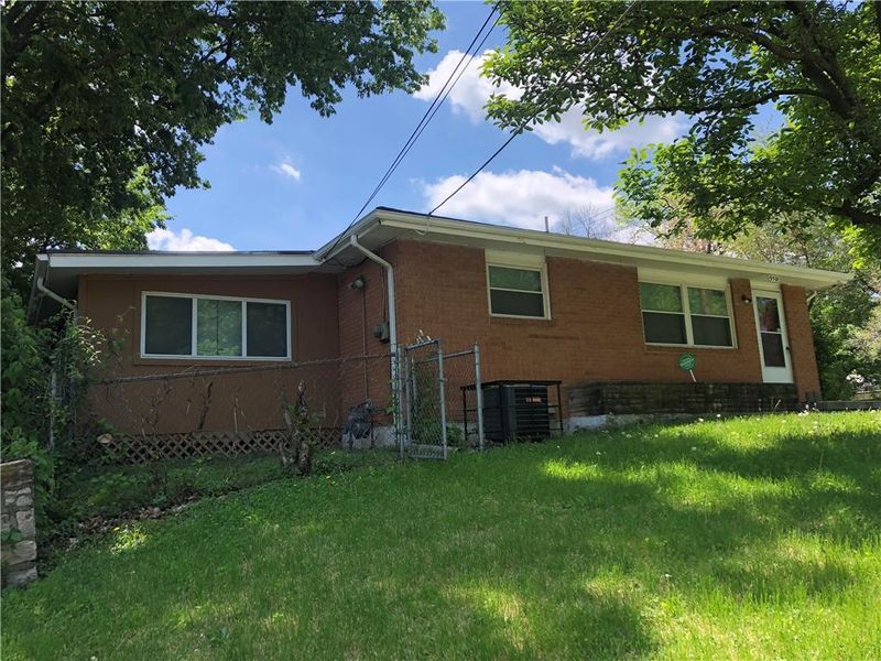 9501 E Kentucky Rd, Independence, MO 64053