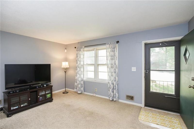 9820 E 52nd St, Kansas City, MO 64133