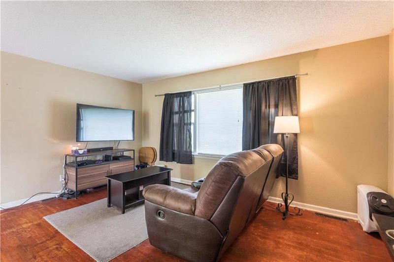 6103 E 96th St, Kansas City, MO 64134