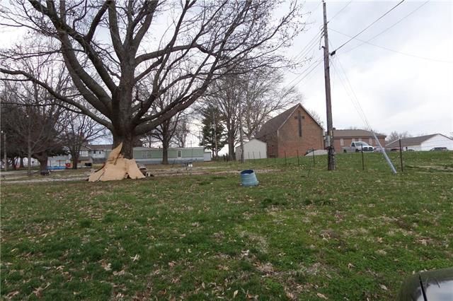 Oakdale St, Lexington, MO 64067