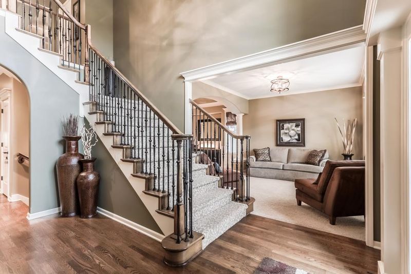 11032 W 163 St, Overland Park, KS 66221