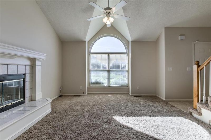 10708 N Holmes St, Kansas City, MO 64155