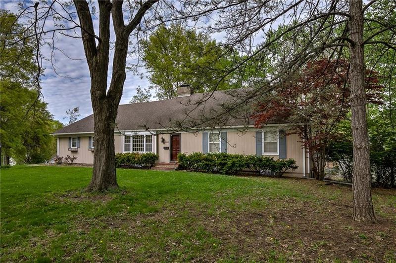 500 E 110th Ter, Kansas City, MO 64131