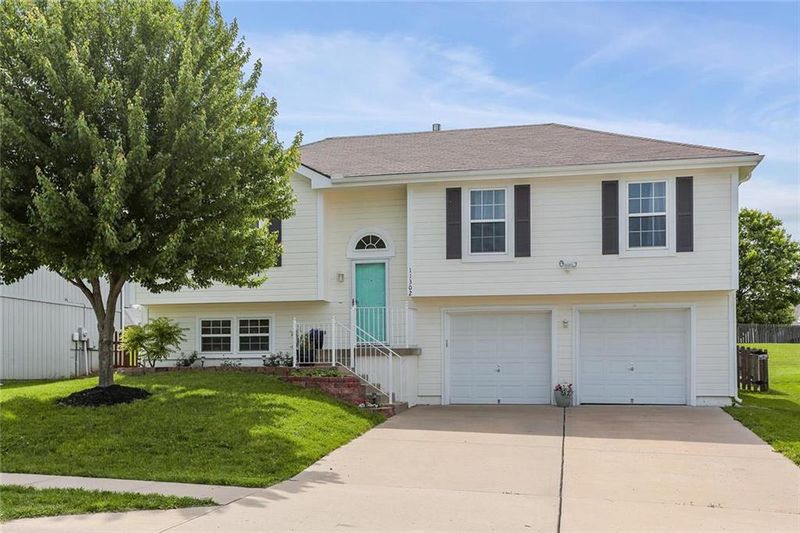 11302 N Booth Ave, Kansas City, MO 64157